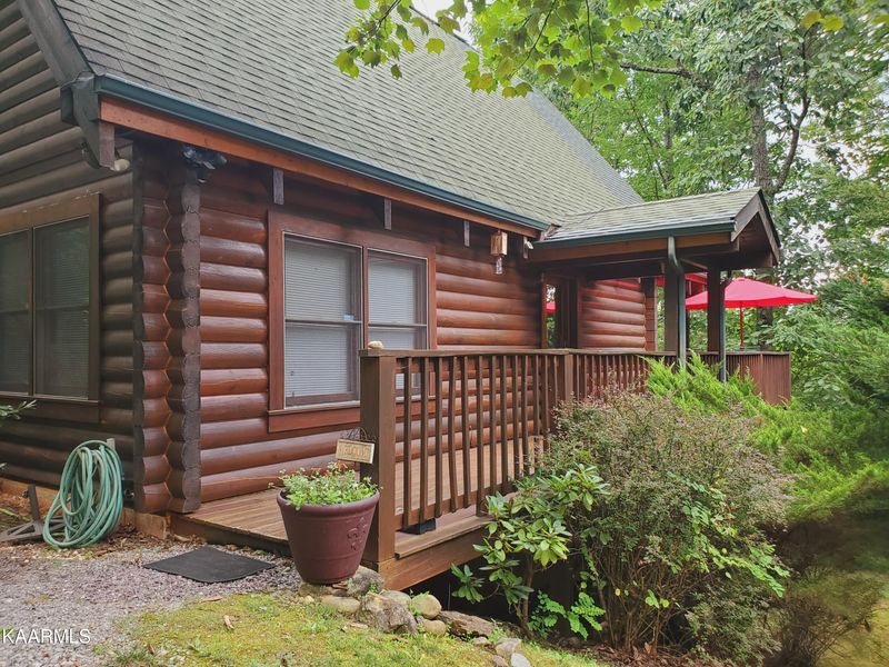 3085 Perry Circle Ln, Sevierville, TN 37862