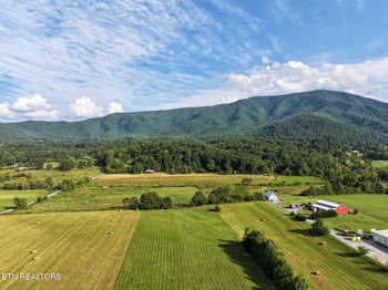 3085 Perry Circle Rd, Sevierville, TN 37862