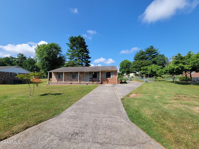 309 Barbara Ln, Maryville, TN 37803