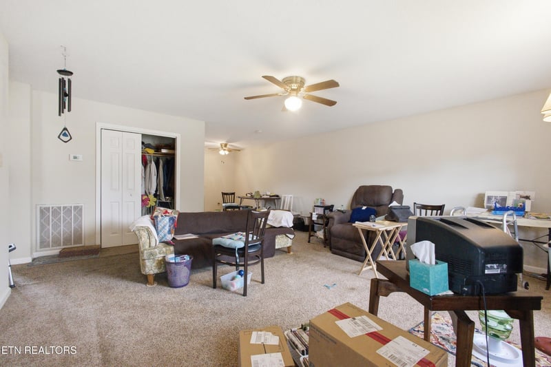 309 Carter Ave, Harriman, TN 37748