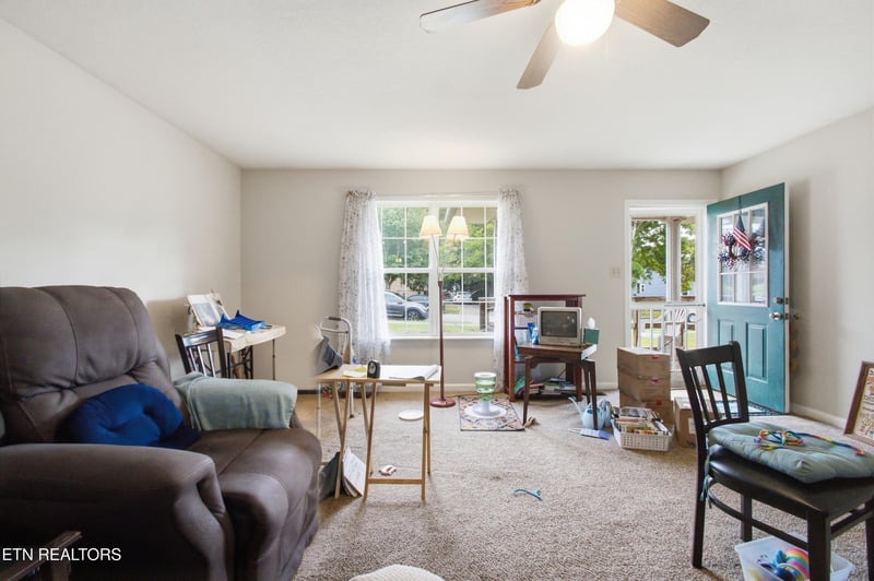 309 Carter Ave, Harriman, TN 37748