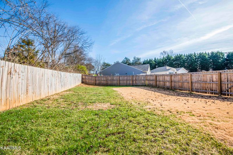 309 Chrysler Ln, Powell, TN 37849