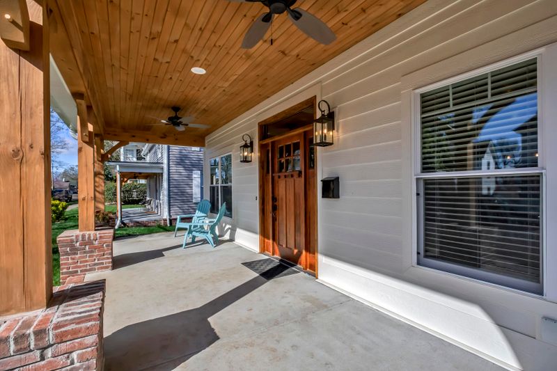 309 E 3rd Ave, Lenoir City, TN 37771