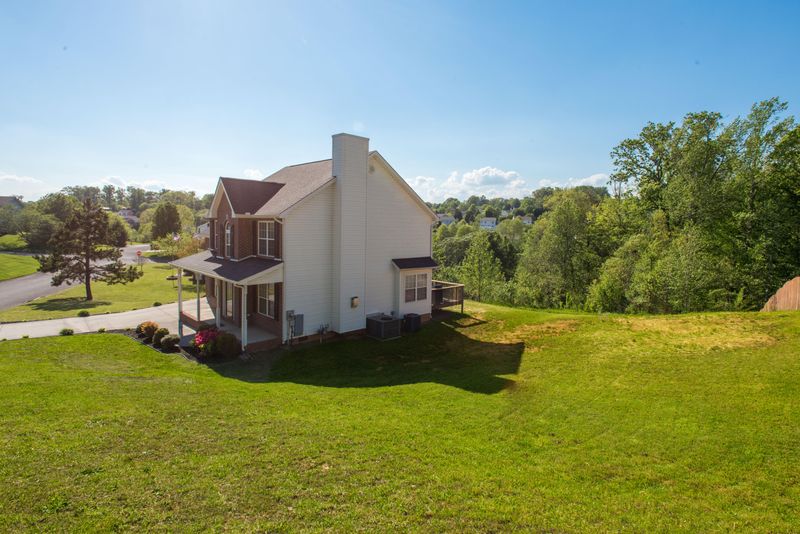 309 Fox Hunters Ct, Powell, TN 37849