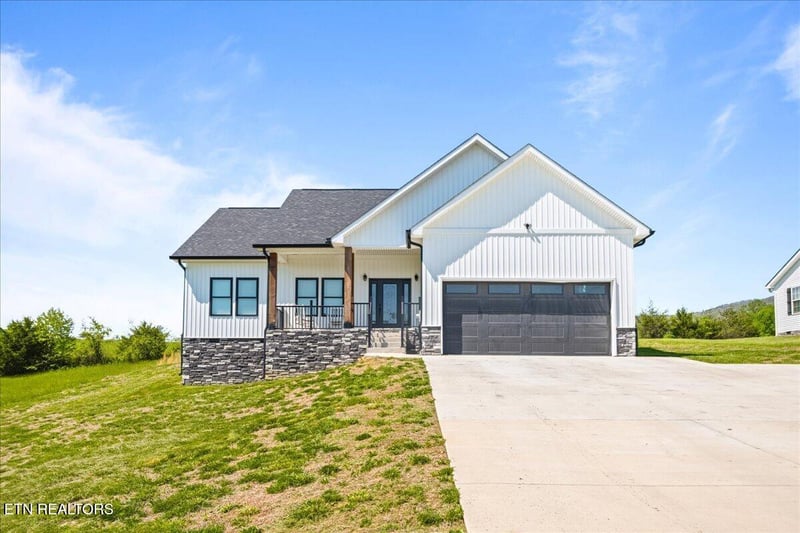 309 Greene Ln, Lafollette, TN 37766
