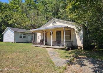 309 King Dr, Harriman, TN 37748