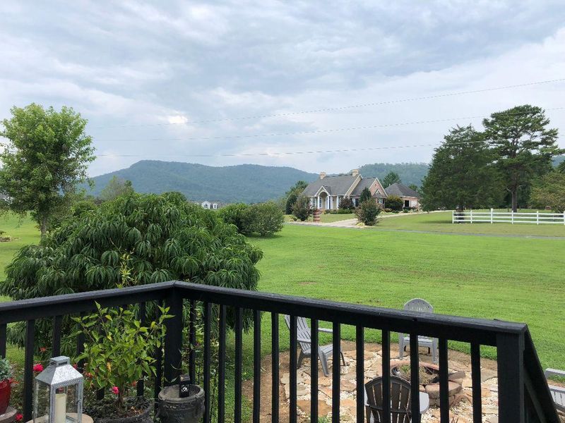 309 Preston Cir, Jacksboro, TN 37757
