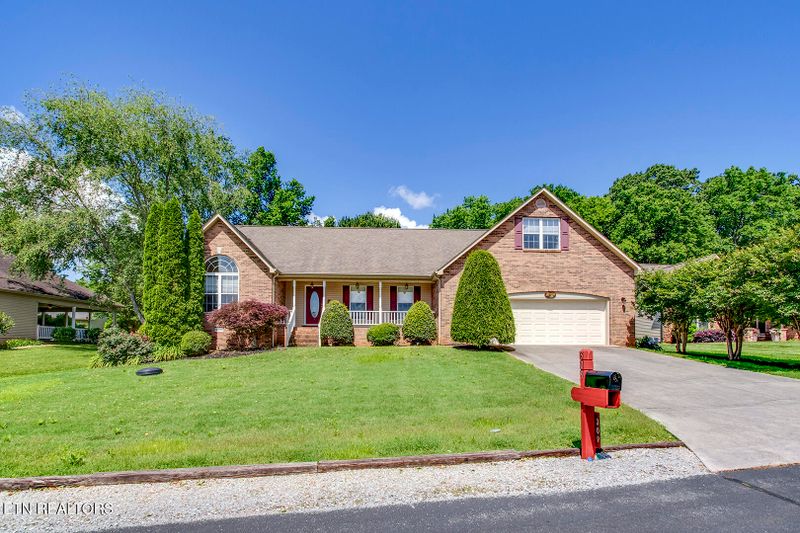309 Saligugi Ln, Loudon, TN 37774