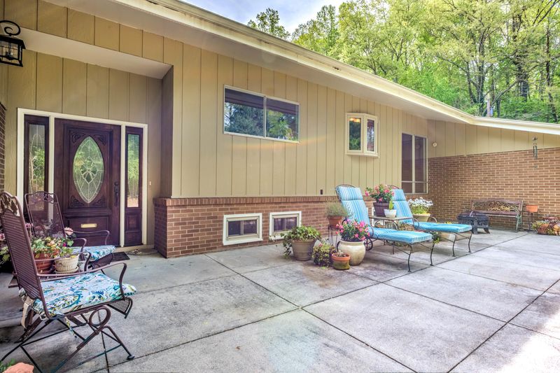 309 Westbury Dr, Clinton, TN 37716