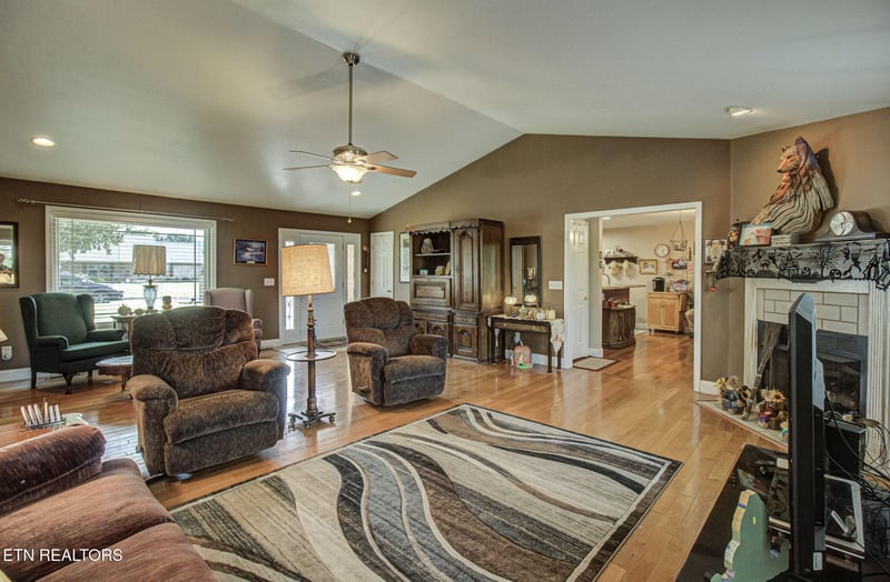 3090 Shaconage Trl, Sevierville, TN 37876