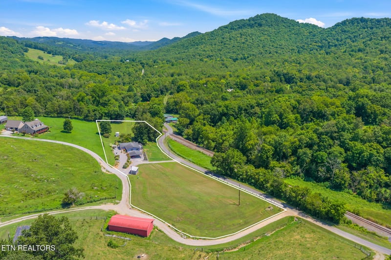 3091 Dutch Valley Rd, Washburn, TN 37888