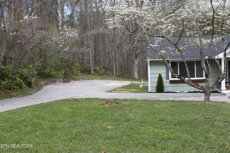 31 E Norris Rd, Norris, TN 37828