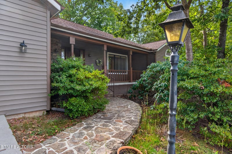 31 Kingsboro Ln, Crossville, TN 38558