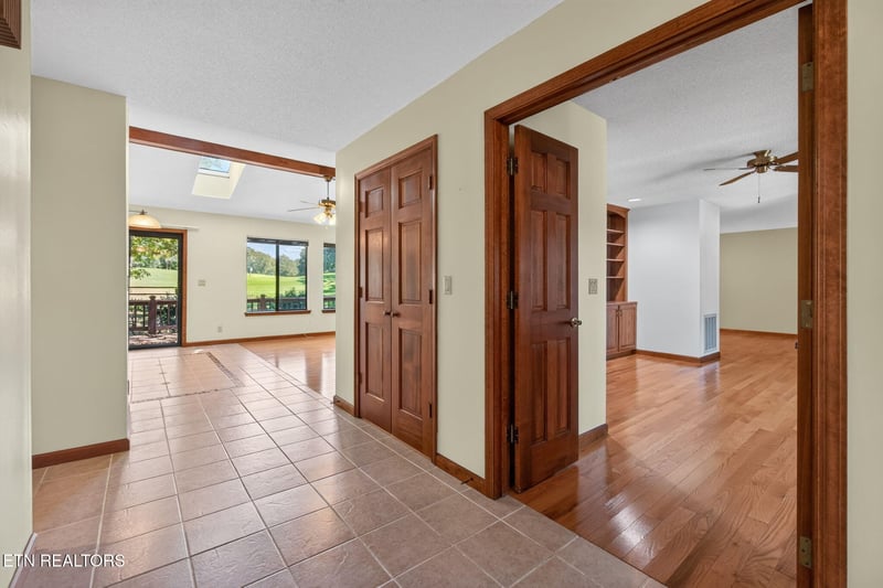31 Kingsboro Ln, Crossville, TN 38558