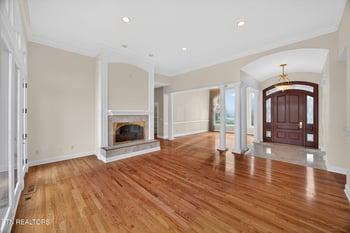 31 Markham Ter, Crossville, TN 38558