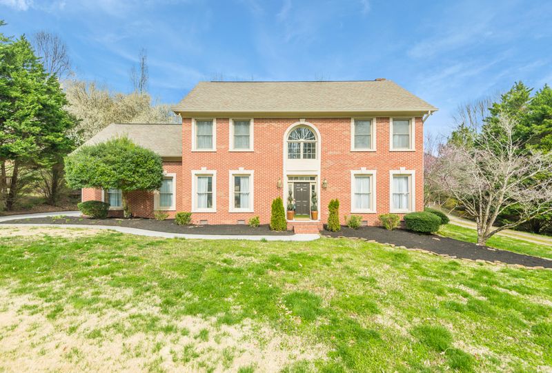 31 Riverside Dr, Oak Ridge, TN 37830