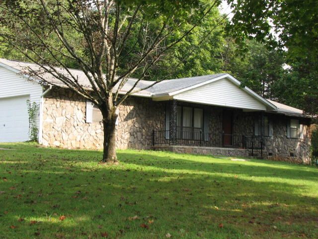 310 Bluff Pointe Rd, Harriman, TN 37748