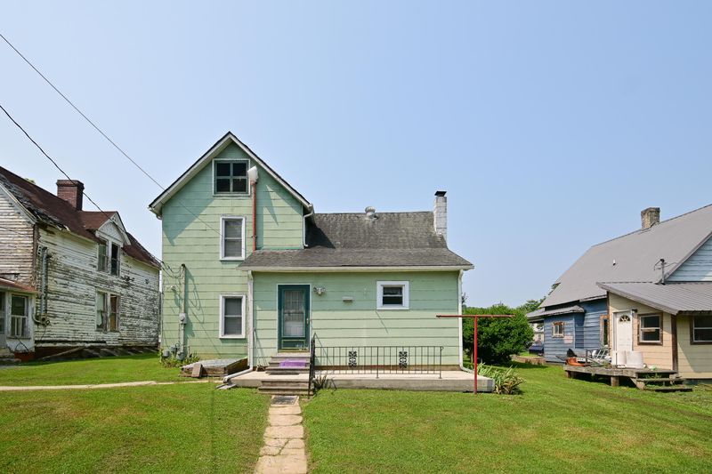 310 Byrd Ave, Harriman, TN 37748