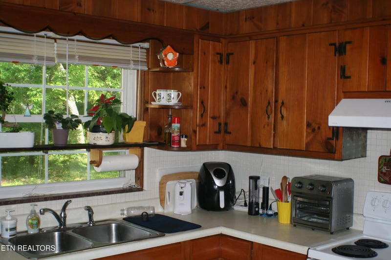 310 Cardinal St, Maryville, TN 37803