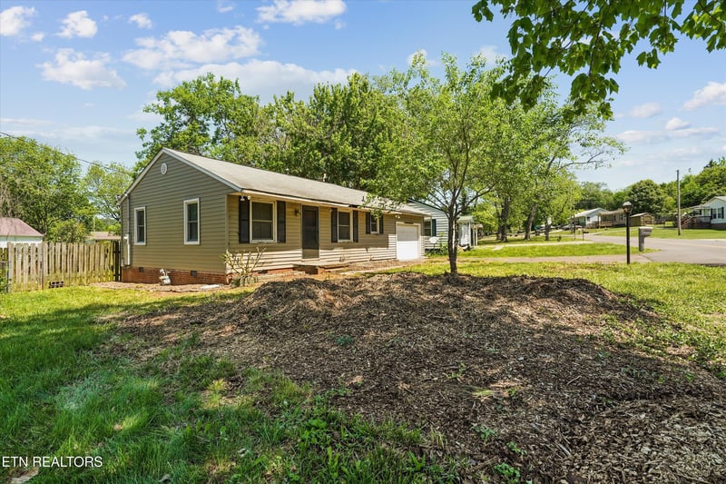 310 Defoe Cir, Maryville, TN 37804