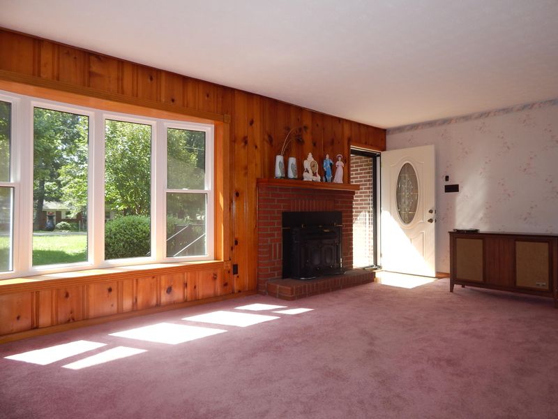 310 Elm View Dr, Clinton, TN 37716