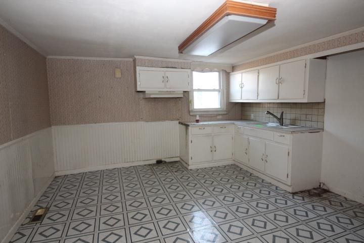 310 Georgia Ave, Etowah, TN 37331