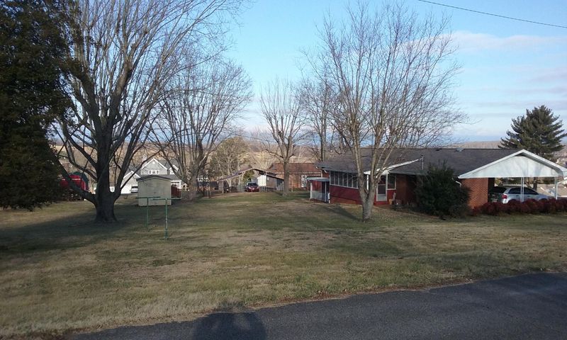 310 Georgia St, Loudon, TN 37774