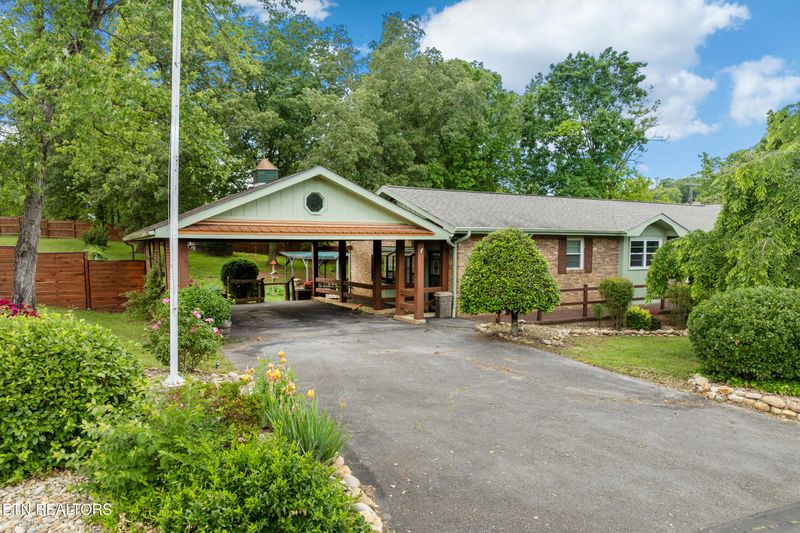 310 Hollywood Cir, Sevierville, TN 37862