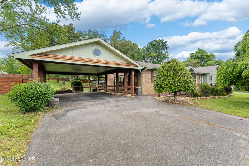 310 Hollywood Cir, Sevierville, TN 37862