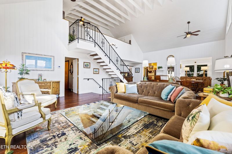 310 Lakeview Dr, Sharps Chapel, TN 37866