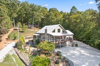 310 Lakeview Dr, Sharps Chapel, TN 37866