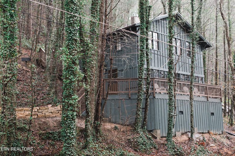 310 Lovers Ln, Townsend, TN 37882