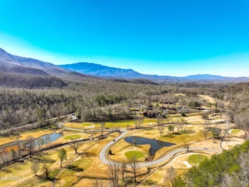 310 Matterhorn Dr, Gatlinburg, TN 37738