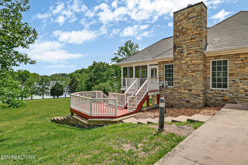 310 Old Stagecoach Pl, Crossville, TN 38571