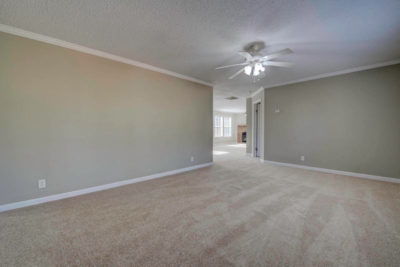 310 Pleasant Valley Ln, Oneida, TN 37841