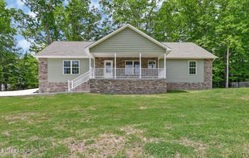 310 Summerwind Dr, Crossville, TN 38571
