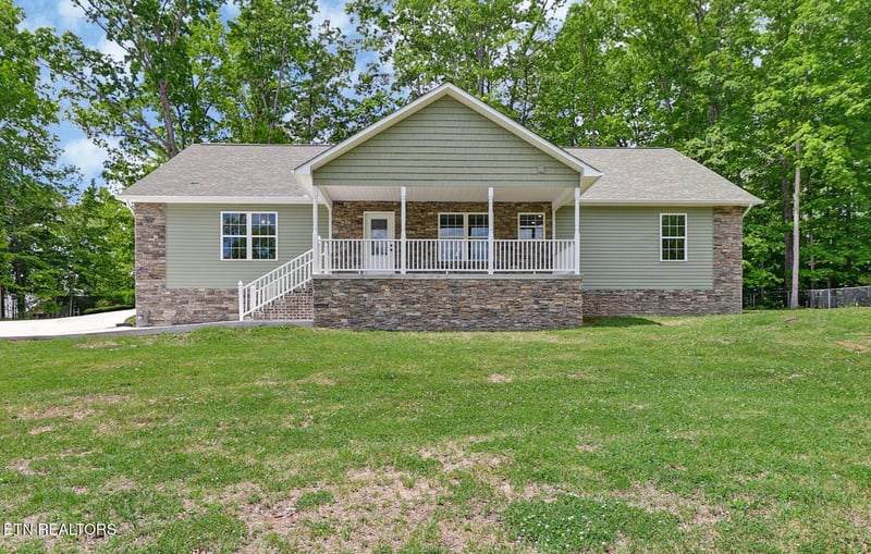 310 Summerwind Dr, Crossville, TN 38571