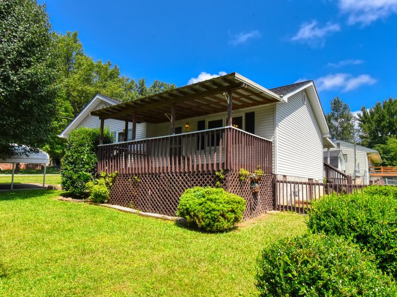 310 Twenty 1st St, Lafollette, TN 37766