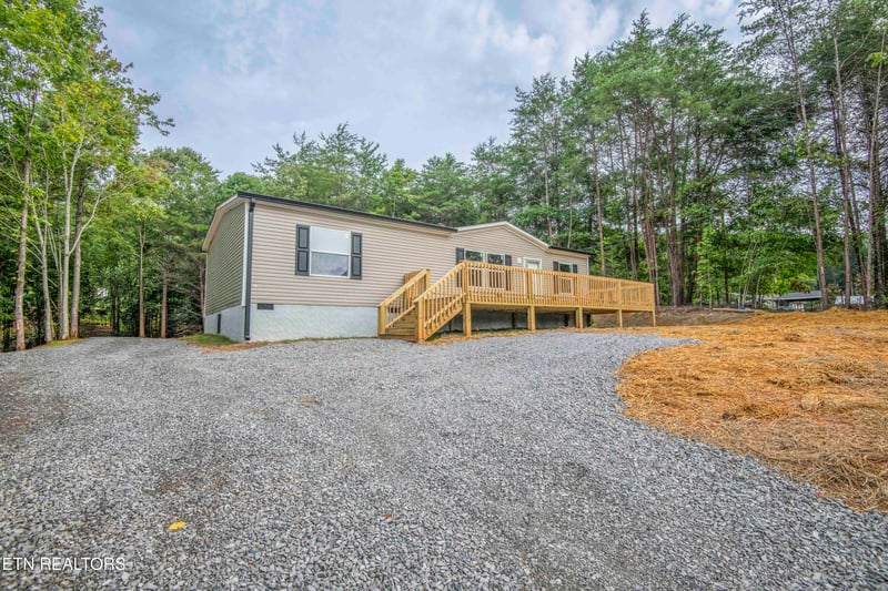 310 Valley Dr, Loudon, TN 37774