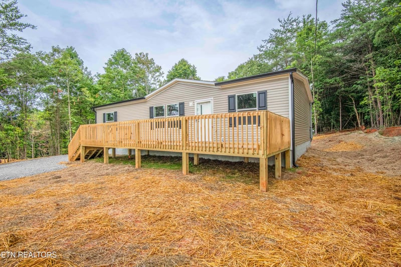 310 Valley Dr, Loudon, TN 37774