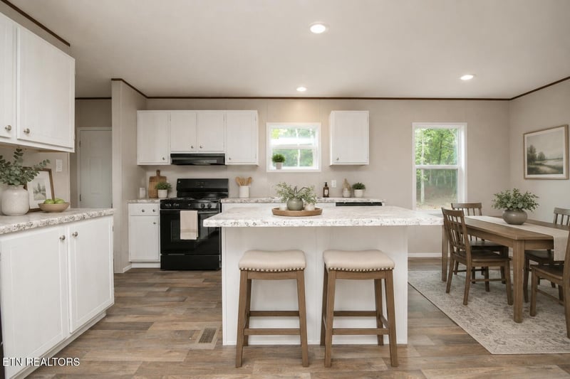 310 Valley Dr, Loudon, TN 37774