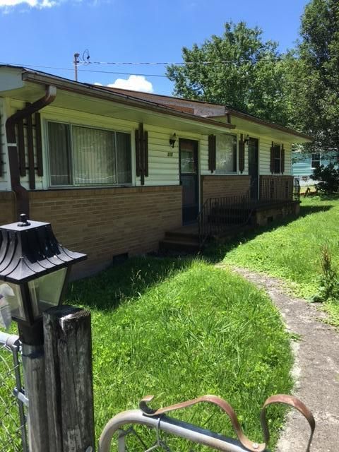 310 Vernal Dr, Harriman, TN 37748