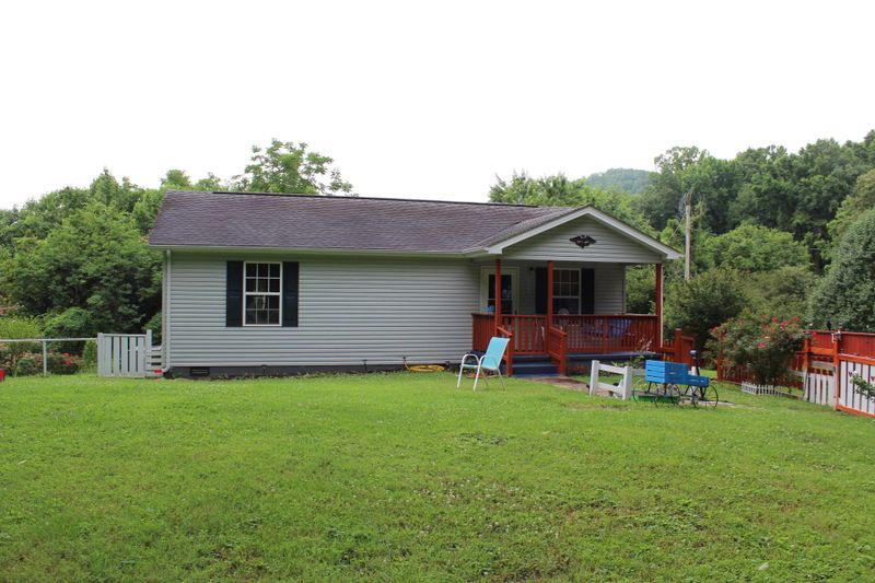 310 Watts St, Rocky Top, TN 37769