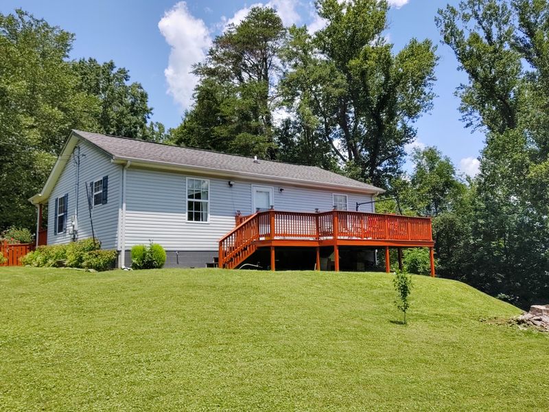 310 Watts St, Rocky Top, TN 37769
