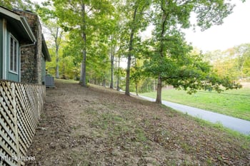310 White Cap Ln, Pigeon Forge, TN 37863