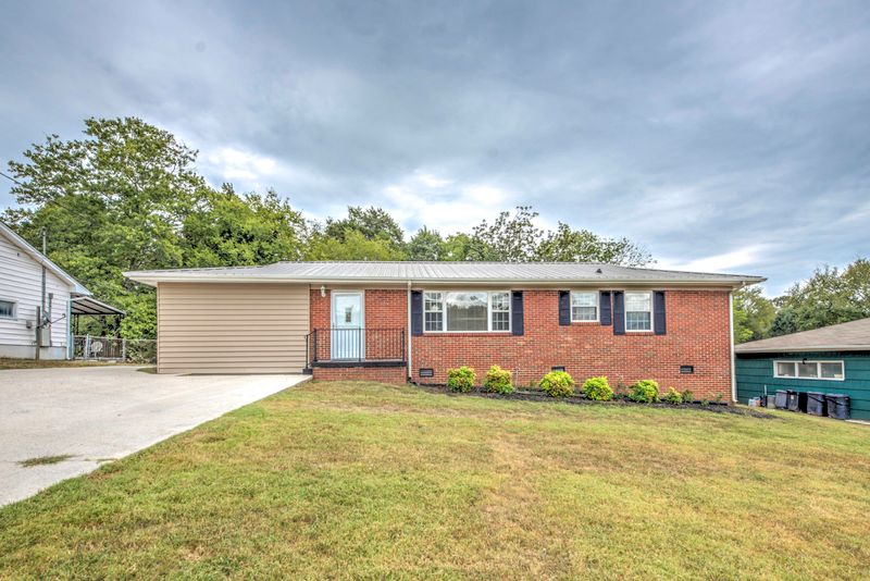 310 Woodhaven Ln, Clinton, TN 37716