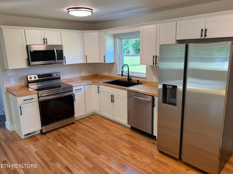3101 Knox Ln, Knoxville, TN 37917