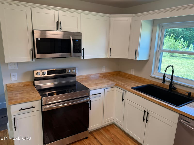 3101 Knox Ln, Knoxville, TN 37917