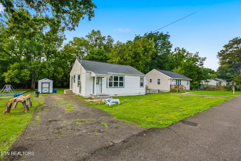 3102 Boright Dr, Knoxville, TN 37917