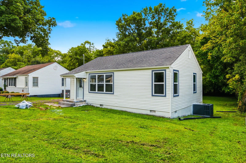 3102 Boright Dr, Knoxville, TN 37917